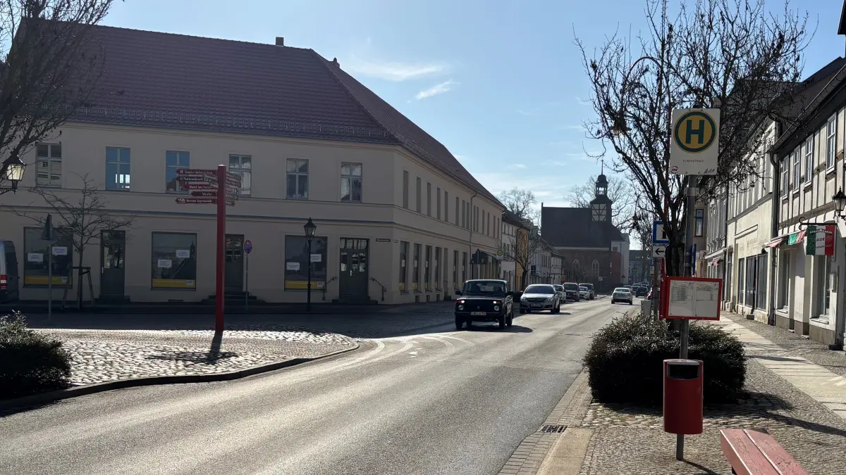Die Kreuzung Beliner Straße/Rosenstraße liegt im Herzen der Angermünder Altstadt. Sie wird bald für längere Zeit zum Nadelöhr.