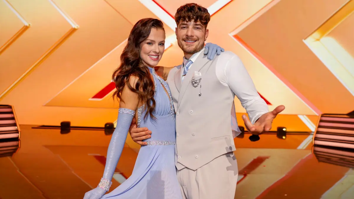 „Let's Dance“ - Auftakt der RTL-Tanzshow: 27.02.2026, Nordrhein-Westfalen, Köln: Content Creator Willi Banner und Profitänzerin Patricija Ionel stehen in der RTL-Tanzshow «Let's Dance» im Coloneum auf der Bühne. Foto: Thomas Banneyer/dpa +++ dpa-Bildfunk +++