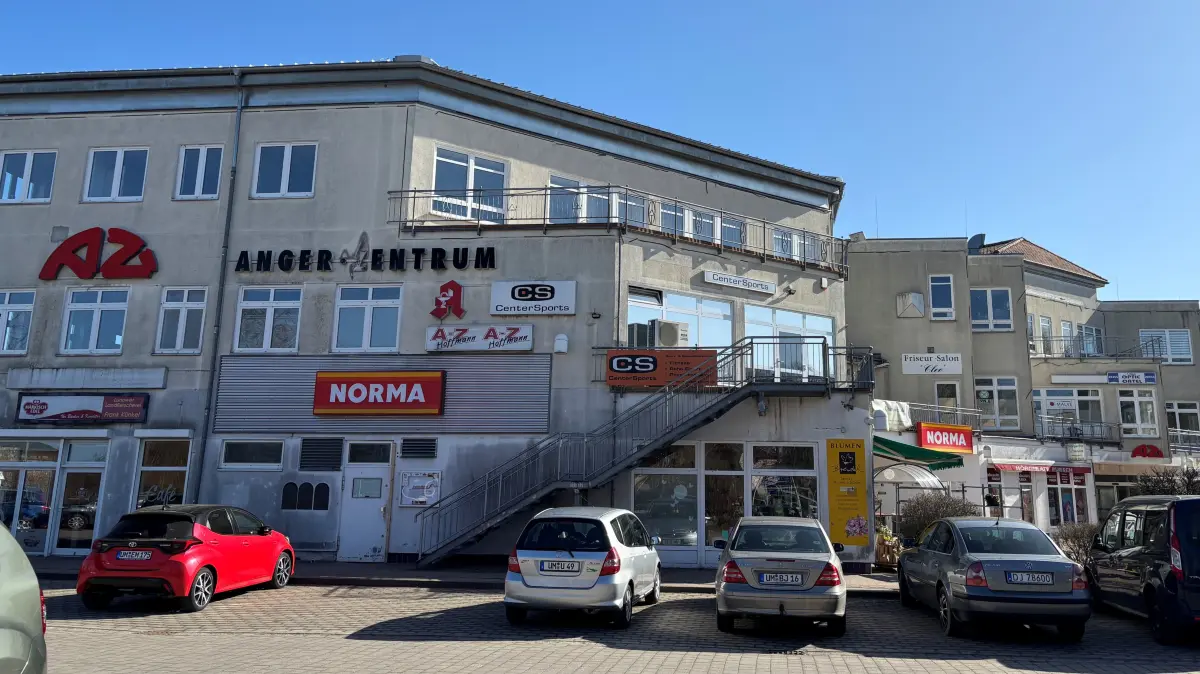 Das Angerzentrum ist ein Einkaufszentrum in Angermünde, das allerdings inzwischen in die Jahre gekommen ist. Hier befinden sich neben Einzelhandel auch Arztpraxen und eine Apotheke. Jetzt zieht der Non-Food-Discounter TEDi ein.