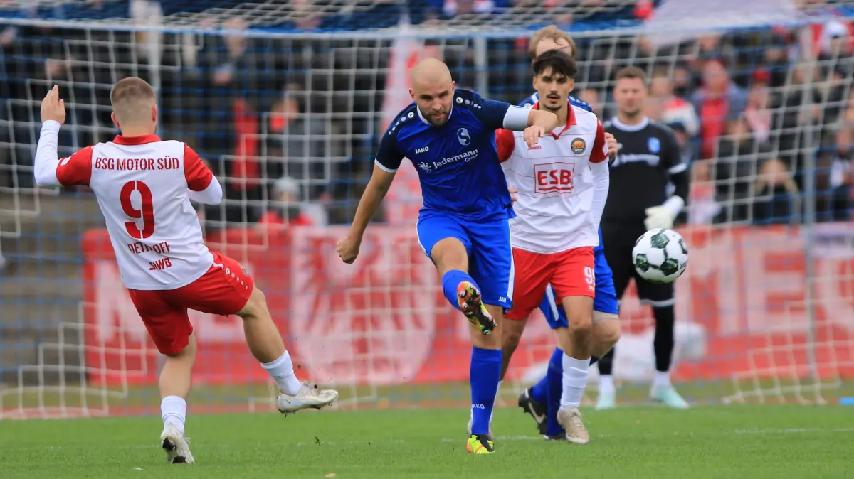 Stahl Brandenburg mit Adrian Jaskola im Stadtderby gegen BSC Süd