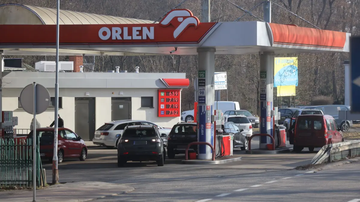 Einige Autos aus Berlin standen schon am Morgen in Slubice an den Tankstellen, um günstiger Super oder Diesel aufzufüllen. Wie haben sich die Preise zuletzt entwickelt?