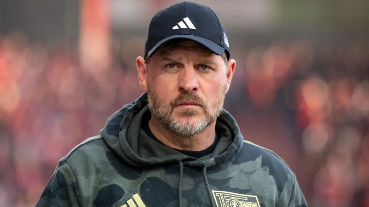 1. FC Union Berlin - SV Werder Bremen: 08.03.2026, Berlin: Fußball, Männer: Bundesliga, 1. FC Union Berlin - SV Werder Bremen, 25. Spieltag, An der Alten Försterei, Trainer Steffen Baumgart (1. FC Union Berlin) kommt zum TV-Interview. Foto: Soeren Stache/dpa - WICHTIGER HINWEIS: Gemäß den Vorgaben der DFL Deutsche Fußball Liga bzw. des DFB Deutscher Fußball-Bund ist es untersagt, in dem Stadion und/oder vom Spiel angefertigte Fotoaufnahmen in Form von Sequenzbildern und/oder videoähnlichen Fotostrecken zu verwerten bzw. verwerten zu lassen. +++ dpa-Bildfunk +++