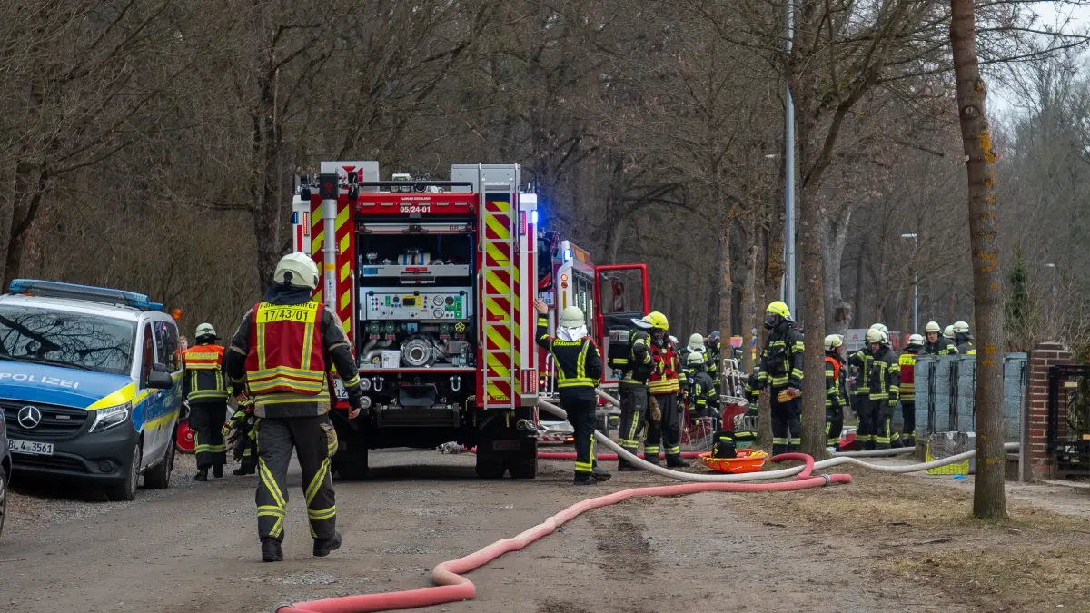 Einsatz in Strausberg-Vorstadt, Garage brennt