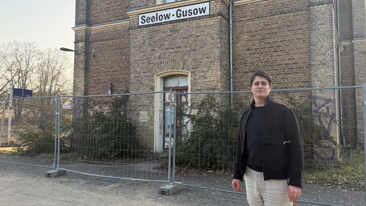 Ferdinand Knecht, Vereinsvorsitzender vom neu gegründeten Förderverein Bahnhof Seelow-Gusow, wünscht sich, dass sich möglichst viele Menschen aus der Region an der Entwicklung des historischen Gebäudes mitwirken.