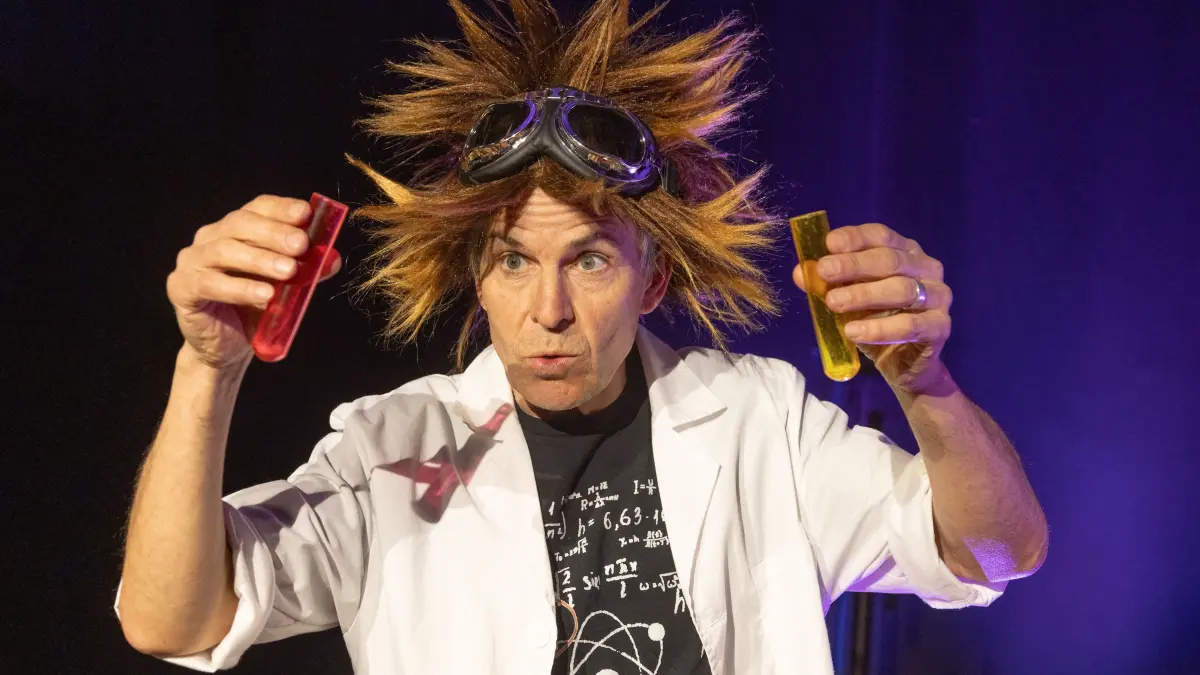 Professor Bummbastic mit Wissenschaftsshow am 14.3.2026 im Bürgerhaus Neuenhagen zu Gast