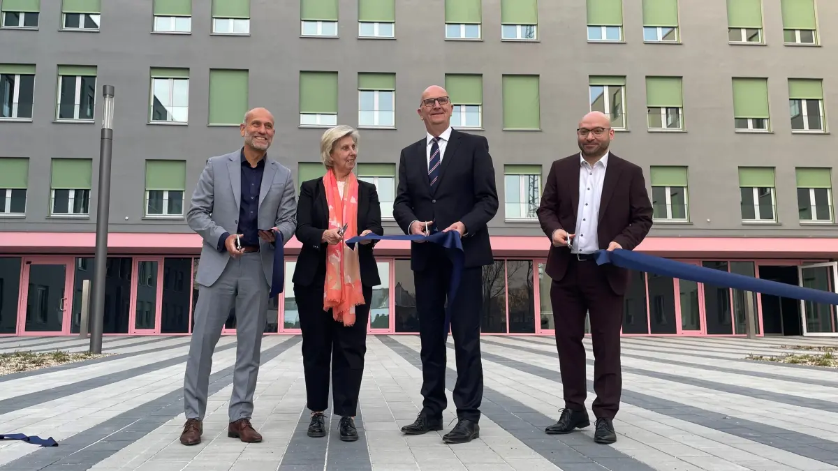 Eröffnung Wohnheim Apartmenthaus der Hochschule der Polizei Brandenburg in Oranienburg am 10.03.2026, Berliner Straße, 43 Millionen Euro, Doppelapartments für 400 Polizeischüler Polizeianwärter