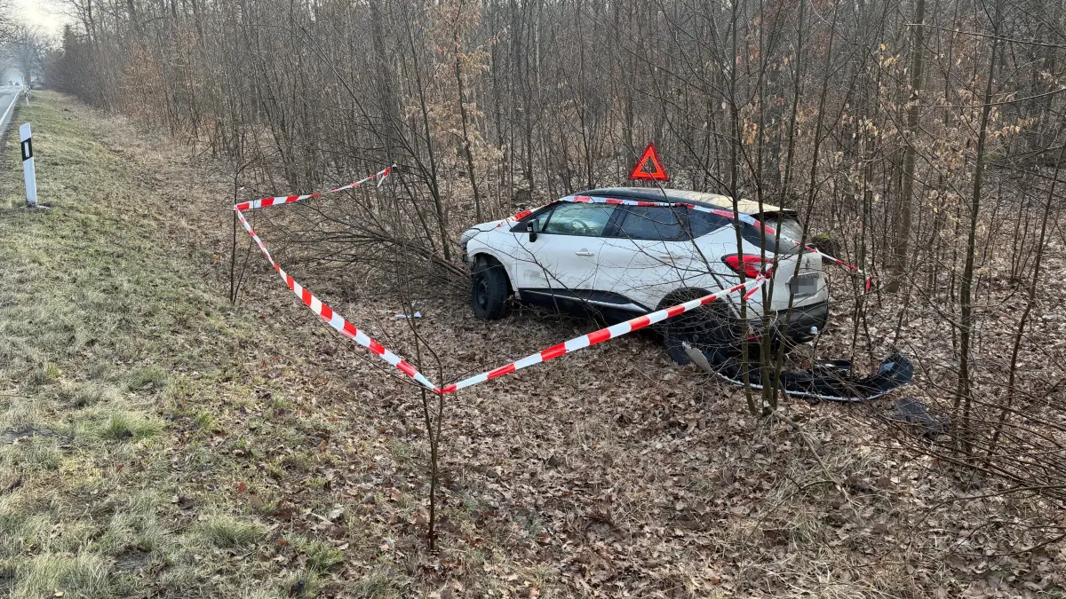 Nach einem Unfall auf der Bundesstraße B1 bei Müncheberg sorgt das Wrack nun erneut für Einsätze.