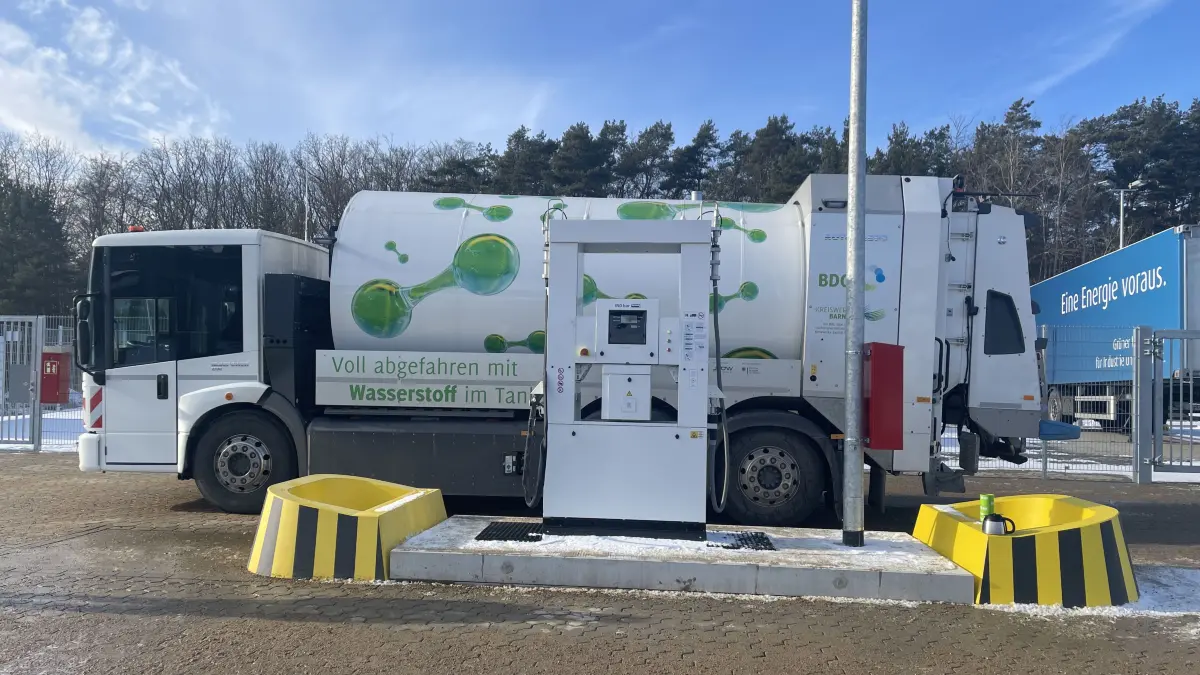 Züge, Tankstellen, Pläne für neue Anlagen. Der Wasserstoff nimmt Fahrt auf – doch der nächste Schritt fehlt noch.