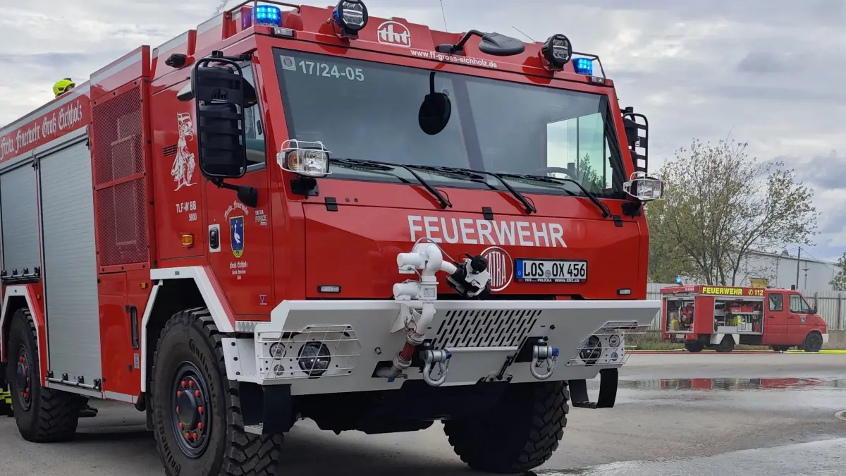 Ein Tanklöschfahrzeug der Freiwilligen Feuerwehr Storkow - Groß Eichholz ist am Sonnabend Teil einer Übung der Brandschutzeinheit des Landkreises Oder-Spree.