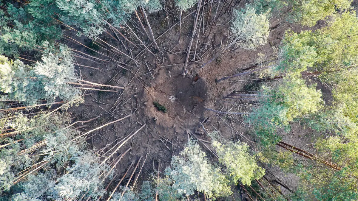 Enorme Sprengkraft hatten die drei 250-Kilo-Bomben, die im Borgsdorfer Wald kontrolliert gesprengt wurden. Es kam aber immer wieder zu Verzögerungen, weil sich Personen illegal im Sperrkreis aufgehalten haben. Das führt zu zu Konsequenzen.