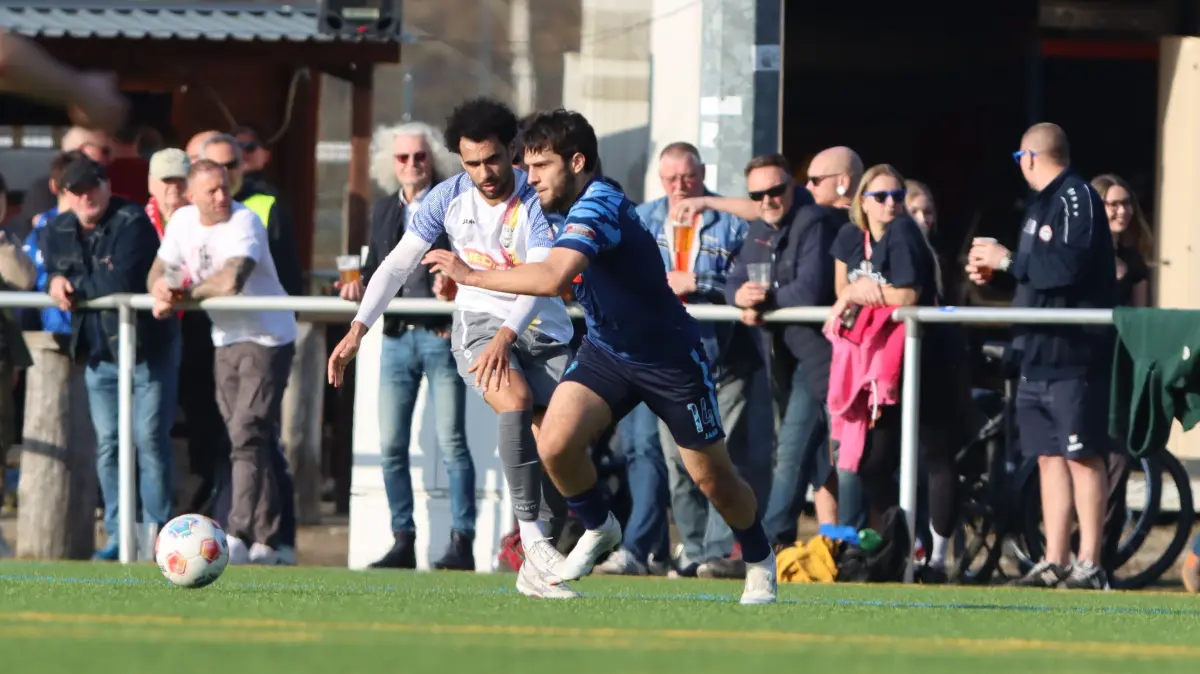 Abdul Hamid Saadaev aus Oranienburg im Spiel gegen MSV Neuruppin mit Cashew London