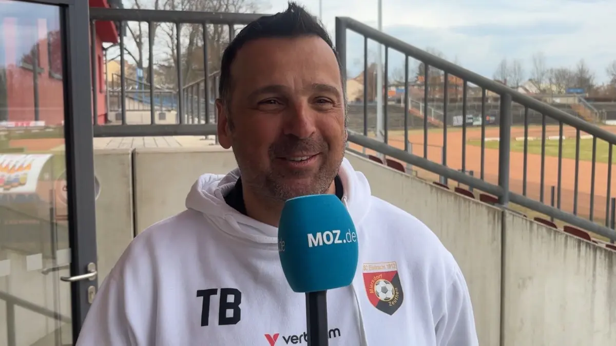 Trainer Thorsten Beck kehrte mit Eintracht Miersdorf/Zeuthen im Spiel der Fußball-Brandenburgliga beim 1. FC Frankfurt erstmals an seine alte Wirkungsstätte zurück. Nach der Niederlage spricht er am MOZ-Mikrofon über seine Rückkehr.
