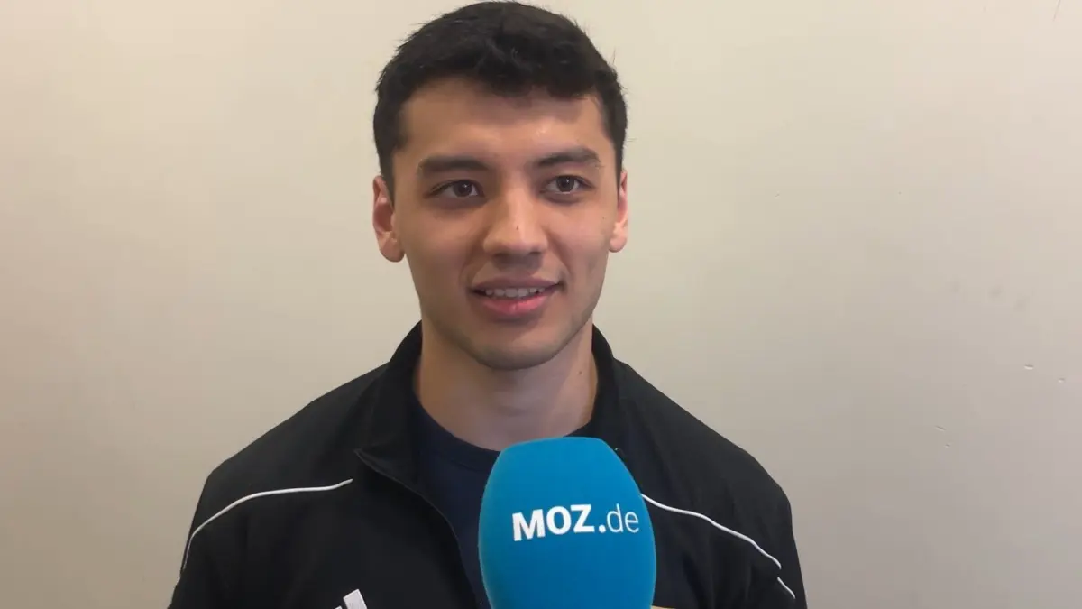 Neuzugang Ayyubbek Kulbekov schoss in seinem zweiten Spiel für Eintracht Miersdorf/Zeuthen in der Fußball-Brandenburgliga bei seinem Ex-Verein 1. FC Frankfurt ein Tor. Nach dem Spiel sprach der Mittelfeldspieler aus Usbekistan am MOZ-Mikrofon.