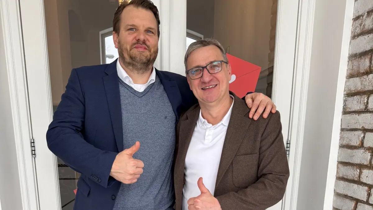 Lauri Wessel von der ENS der Viadrina und Mariusz Rzeznikiewicz vom BVMW