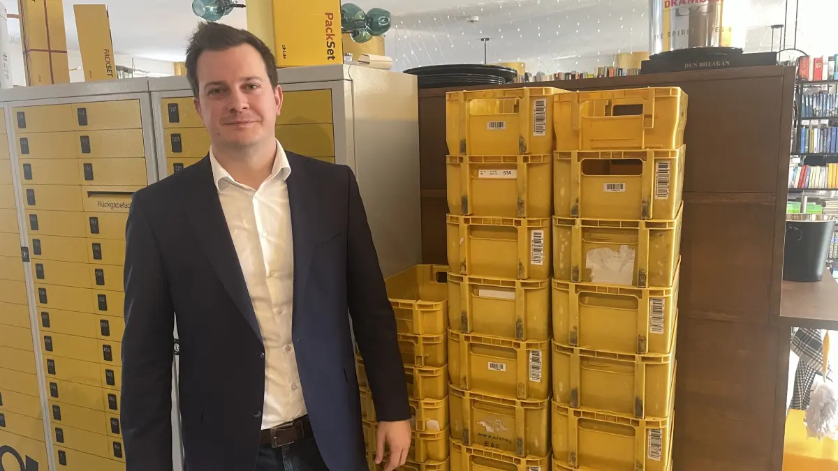 In die Post-Partnerfiliale des Bürgermeisterkandidaten Patrick Hübner werden jetzt keine Briefwahlunterlagen mehr versandt. Die Wahlunterlagen werden direkt ins Rathaus gebracht.