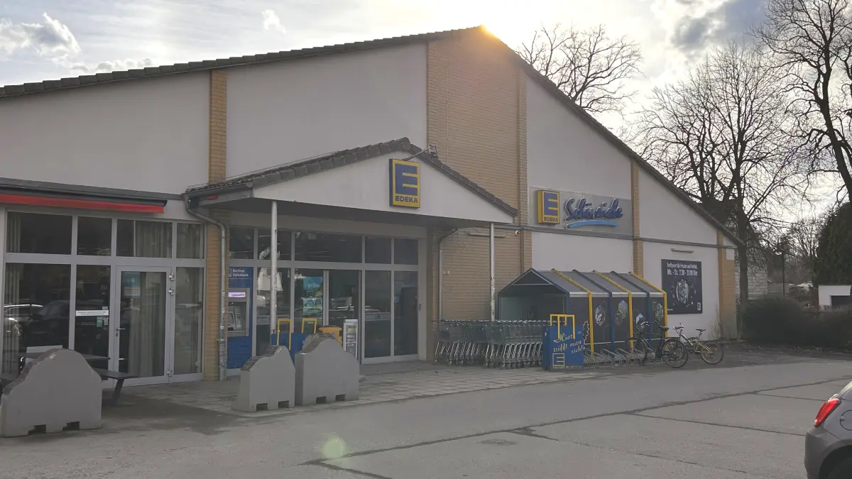 Der Edeka-Markt in Schöneiche bei Berlin wird im April geschlossen. Anschließend eröffnet ein neuer Markt. Überdies gibt es Angebote zur Schließung und zur Eröffnung.