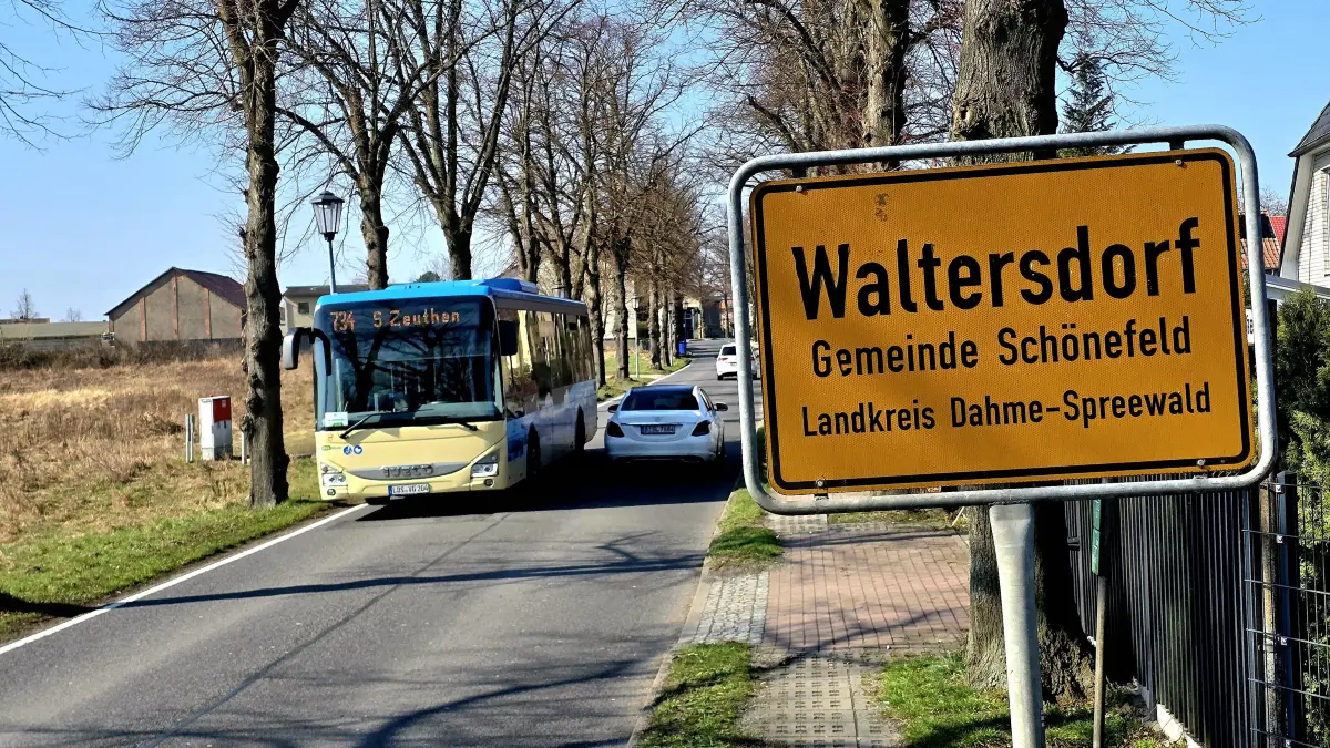 Waltersdorf im Schatten des Flughafen BER. Weil gestreikt wird gibt es heute keinen Flugverkehr. Dominique Reykowski