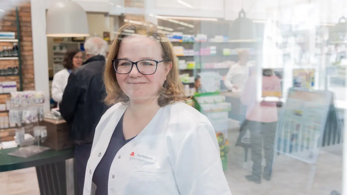 Schöneicher Apothekeninhaberin Nathalie Reinprecht hat getan, was kaum einer noch wagt: Sie übernahm als Nachfolgerin zwei Apotheken-Standorte in Schöneiche bei Berlin.