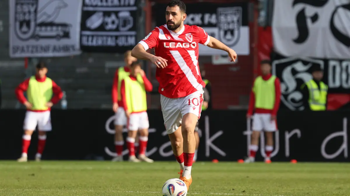 Fussball 3. Liga 2025/2026 FC Energie Cottbus - SSV Ulm 1846: 10 Tolcay Cigerci (Energie Cottbus)