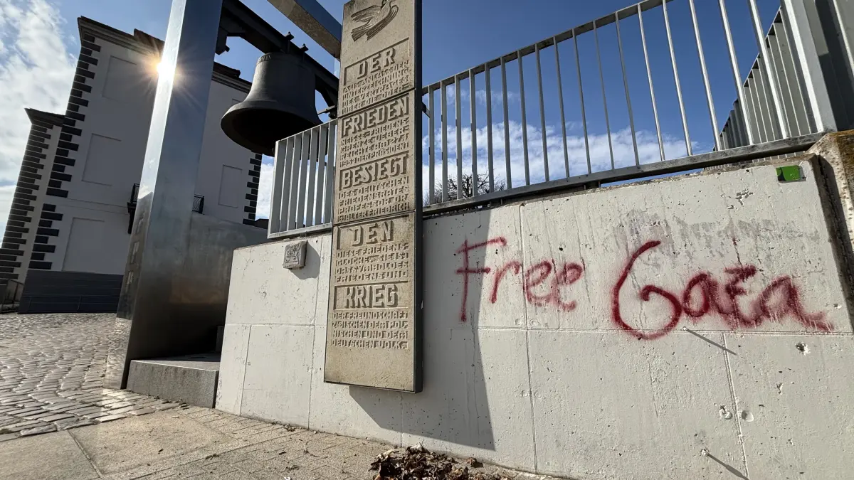 Diskussion in Frankfurt (Oder) über Graffitis an der Friedensglocke. Wie geht es weiter?