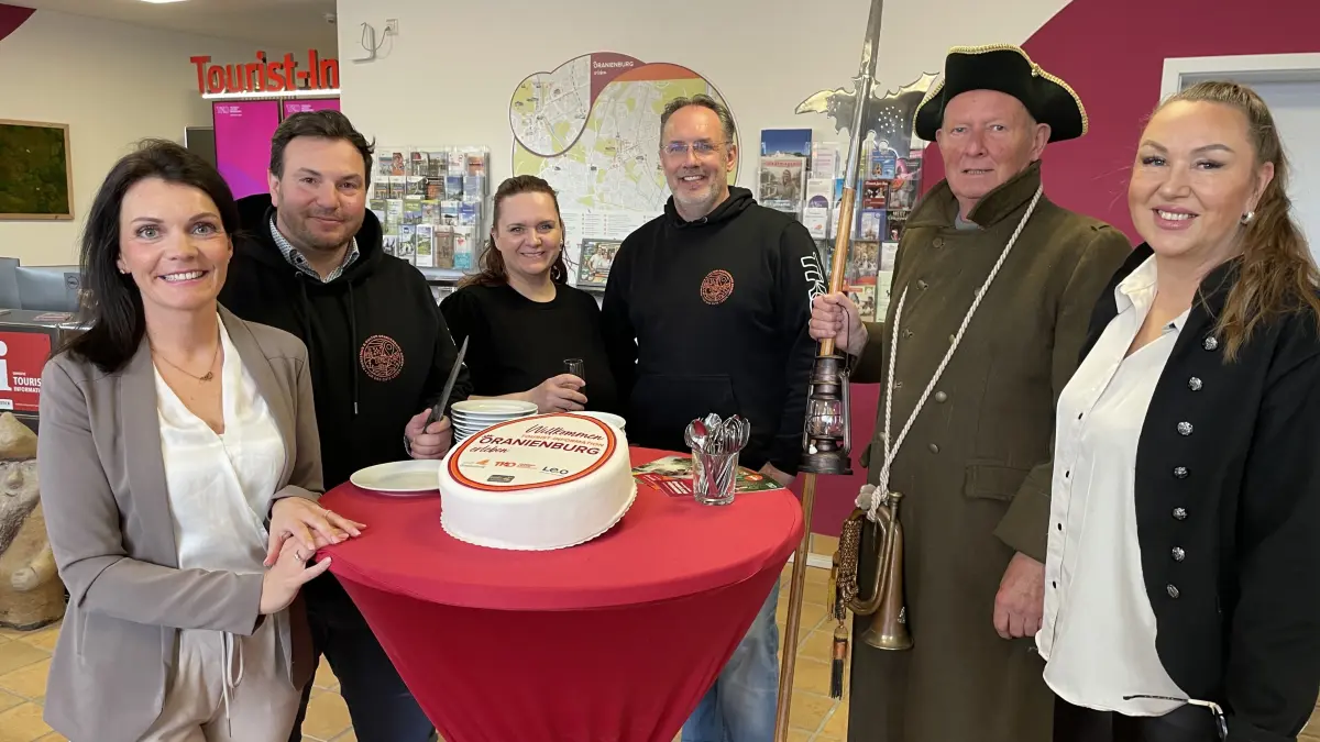 Tourist-Info in Oranienburg Touristeninformation am Schlossplatz neben der Bibliothek, neu nach Umbau am 25.03.2026 eröffnet, betrieben von der TKO