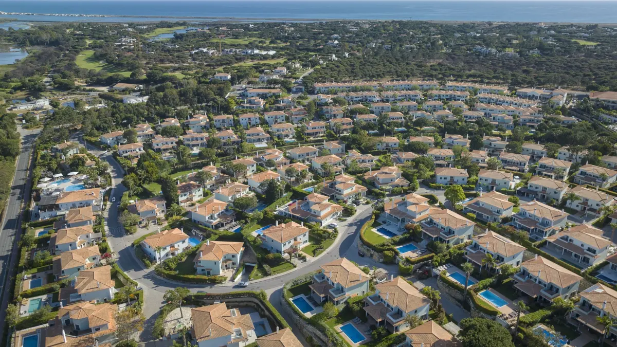 Martinhal Quinta do Lago. Dorfähnliche Wohnanlage mit Ferienhäusern und Villen.