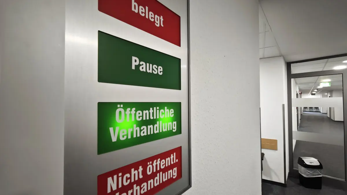 Blick auf einen der Flure vom Amtsgericht Fürstenwalde. Ein Storkower war angeklagt, geht aber mit gtilgter Schuld aus dem Saal. (Symbolfoto)