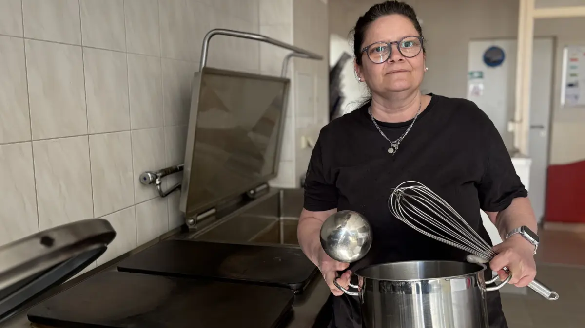 Katrin "Kati, die Küchenfee" Dieke an ihrem letzten Arbeitstag in der Kita Matroschka in Frankfurt (Oder). Warum sie gehen muss.