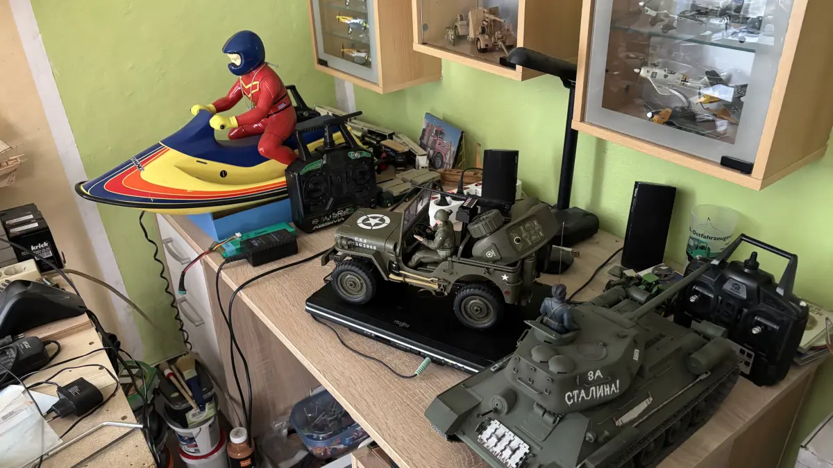 Modellbau zum Anfassen: Kinder und Erwachsene können am 24. und 25. April im Luftfahrtmuseum Finowfurt Modelle wie diese per Funk bewegen.