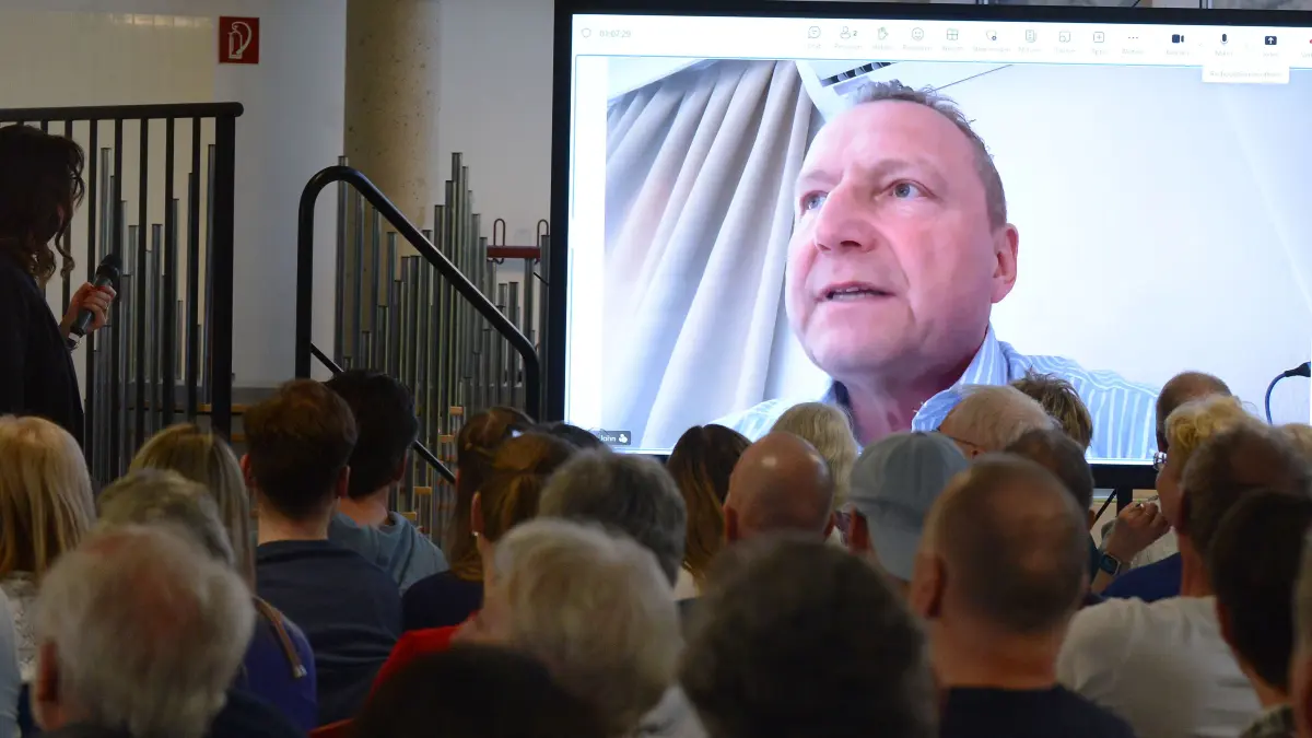 Buergermeister-Kandidaten fuer Panketal in der Mensa Zepernick . am 27.03.2026