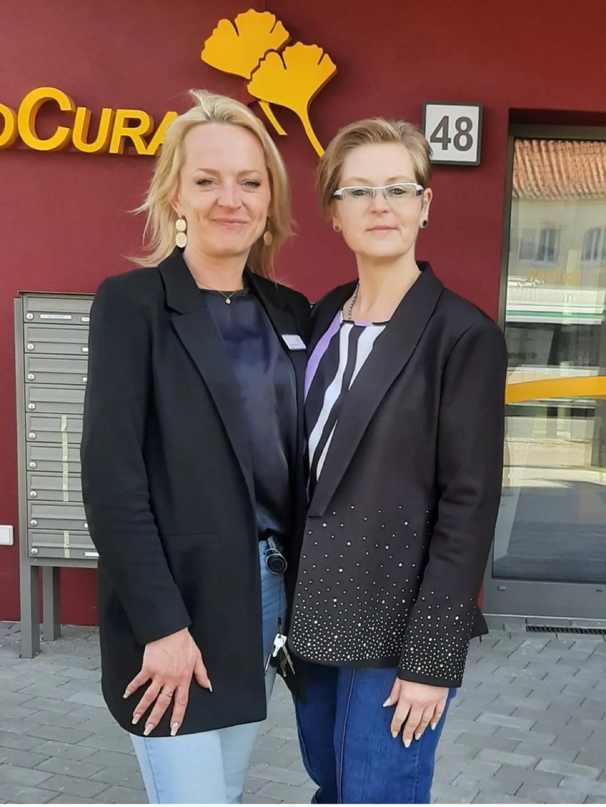 Annemarie Senzel (links) leitet seit Februar die neue Residenz Nordend, Nicole Vormum die Tagespflege im Haus.
