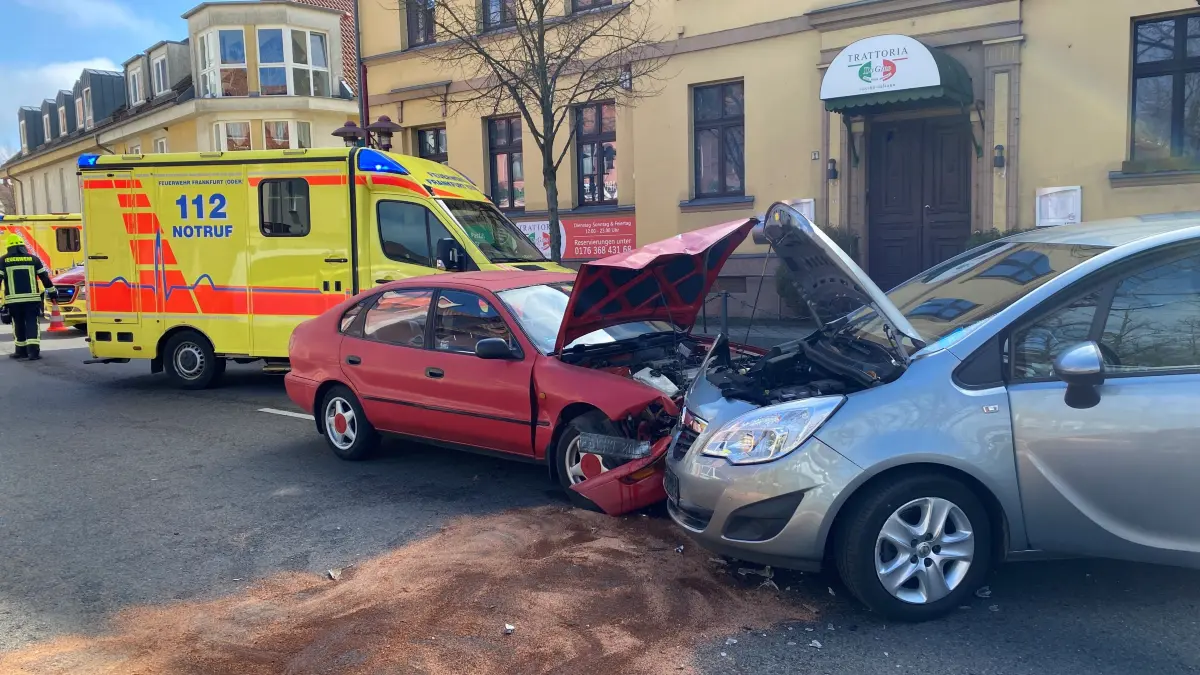 Unfall in Müllrose: Der Fahrzeugverkehr um den Marktplatz war zu Mittwochmittag für 90 Minuten unterbrochen.