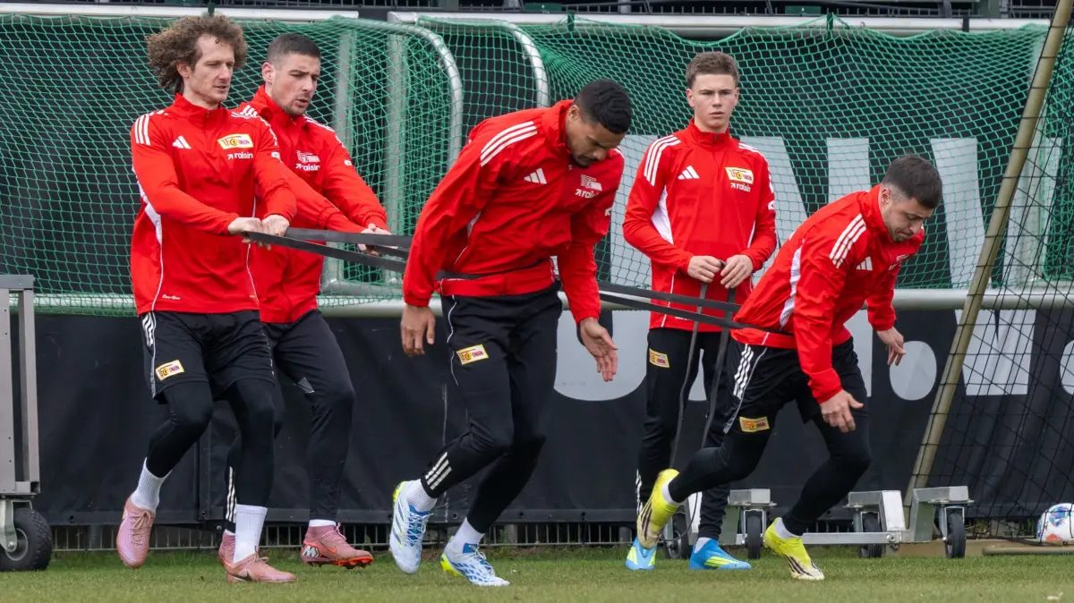 1. FC Union Training 2025/26: Fußball, Herren, Saison 2025/2026, 1. Bundesliga, 1. FC Union Berlin auf Trainingsplatz II, v. l. Alex Kral (1. FC Union Berlin), Andrej Ilic (1. FC Union Berlin), Danilho Doekhi (1. FC Union), Linus Güther (1. FC Union), Josip Juranovic (1. FC Union Berlin), 01.04. 2026, Foto: Matthias Koch