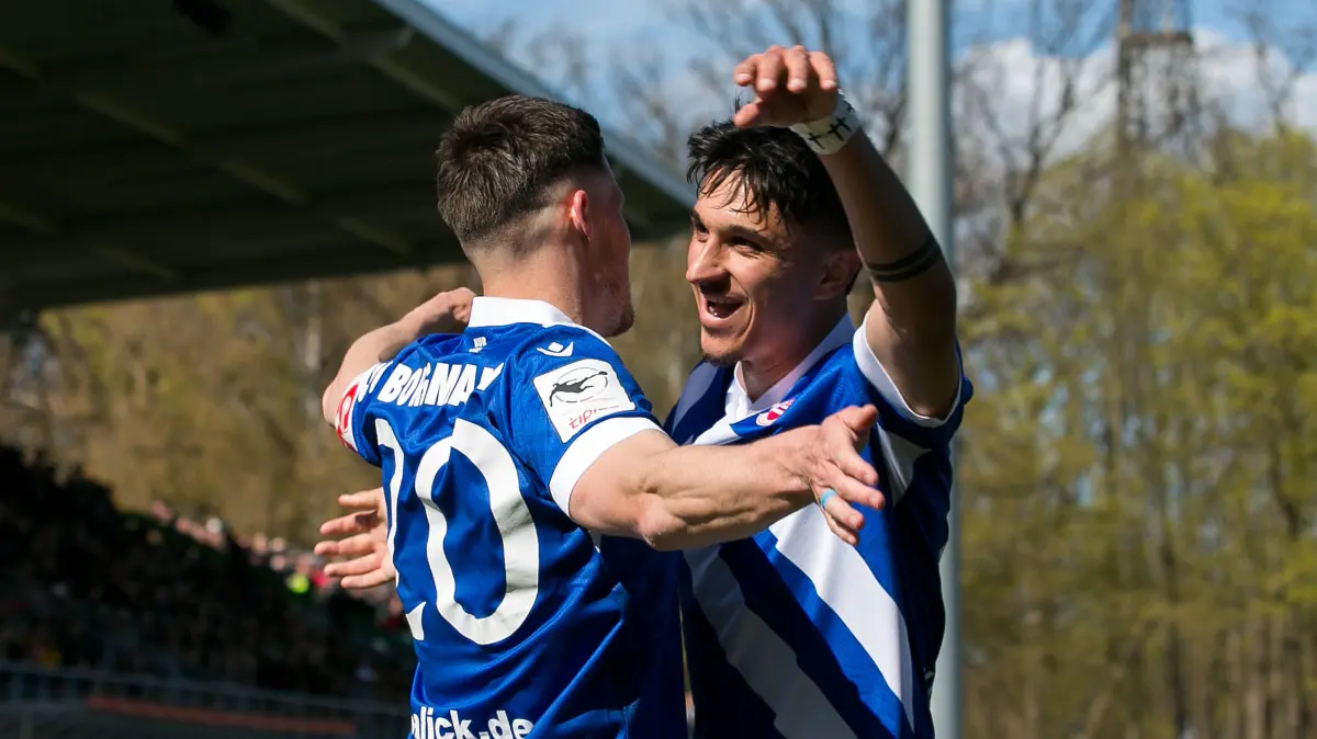Energie Cottbus bejubelt den