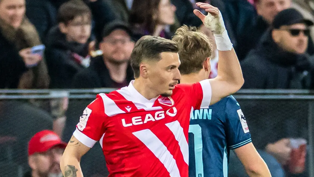 FC Energie Cottbus - TSV 1860 München: Fußball, Männer: 3. Liga, Energie Cottbus - TSV 1860 München, 32. Spieltag, LEAG Energie Stadion: Erik Engelhardt (FC Energie Cottbus) reagiert.