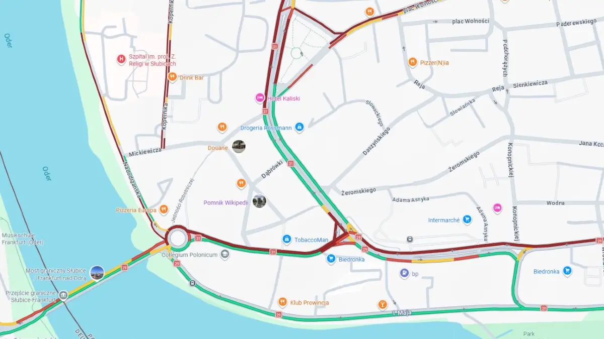 Der Blick auf Google maps zeigt es (rot) an: In den Straßen von Slubice bewegt sich am Dienstagnachmittag (7.4.) nicht viel.