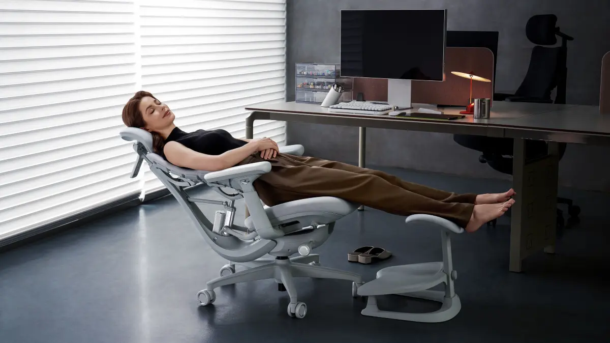 LiberNovo Omni. Auch für ein Powernap geeignet dank optional erhältlicher Fußstütze.