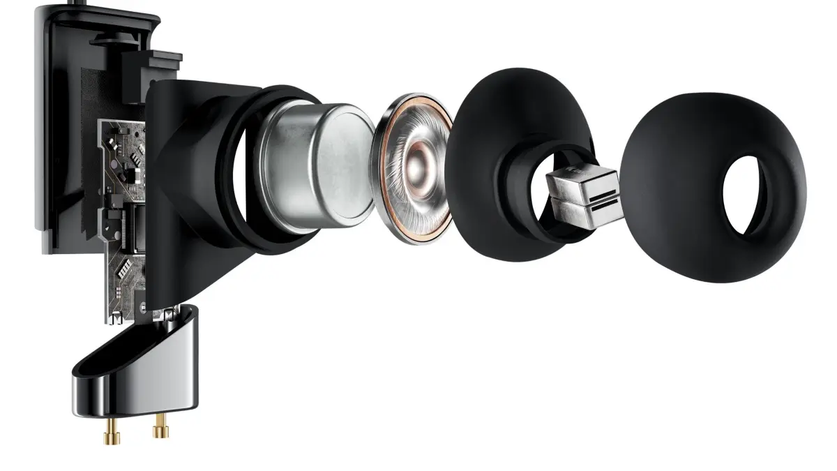 Status Audio Pro X. Aufwendiges Innenleben mit mehreren Treibern.