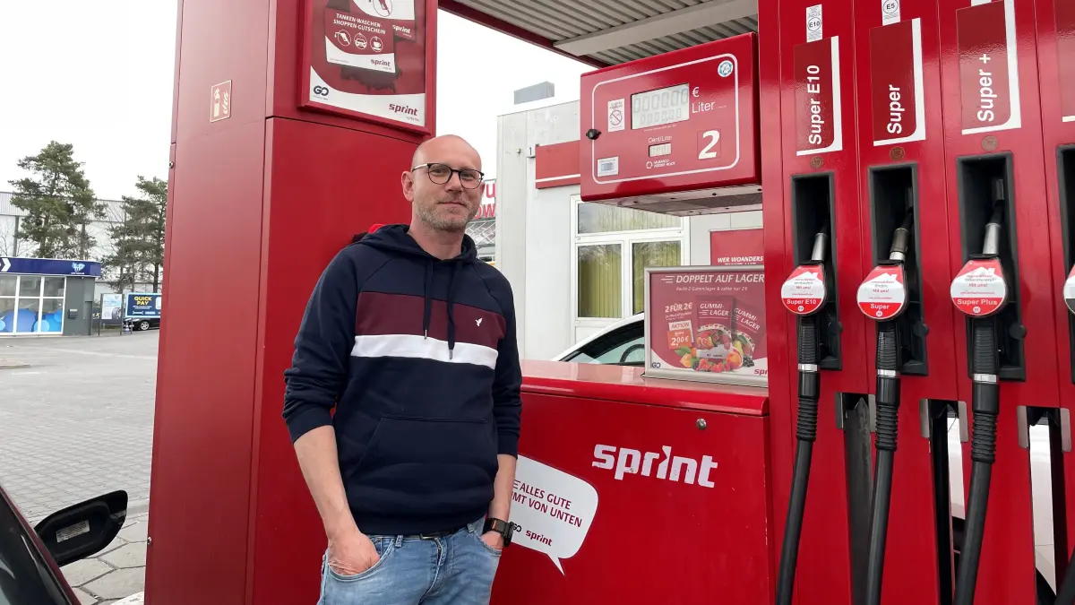 Die Spritpreise in Königs Wusterhausen und Umgebung sind weiterhin hoch. Sascha Bradwitz aus Thüringen reist mit dem Auto durch Deutschland.