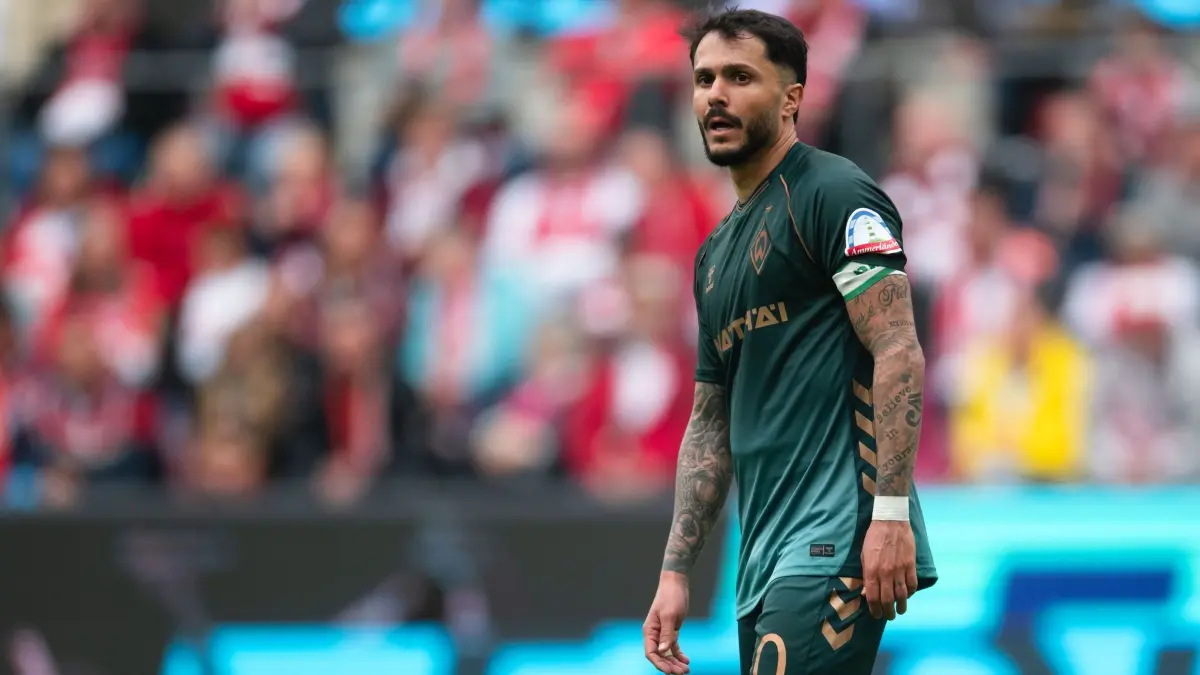 1. FC Köln - Werder Bremen: 12.04.2026, Nordrhein-Westfalen, Köln: Fußball, Männer: Bundesliga, 1. FC Köln - Werder Bremen, 29. Spieltag, RheinEnergieStadion. Leonardo Bittencourt (Werder Bremen) reagiert während der Partie. Foto: Marius Becker/dpa - WICHTIGER HINWEIS: Gemäß den Vorgaben der DFL Deutsche Fußball Liga bzw. des DFB Deutscher Fußball-Bund ist es untersagt, in dem Stadion und/oder vom Spiel angefertigte Fotoaufnahmen in Form von Sequenzbildern und/oder videoähnlichen Fotostrecken zu verwerten bzw. verwerten zu lassen. +++ dpa-Bildfunk +++
