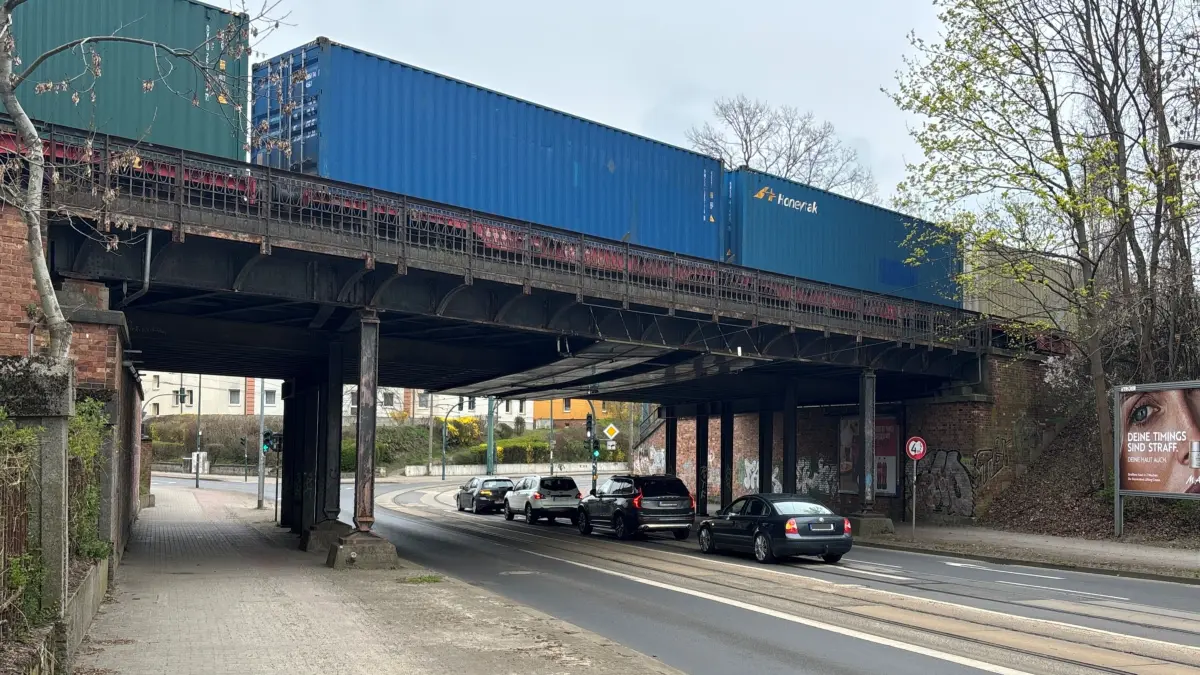 Eisenbahnbrücke in der August-Bebel-Straße in Frankfurt (Oder)