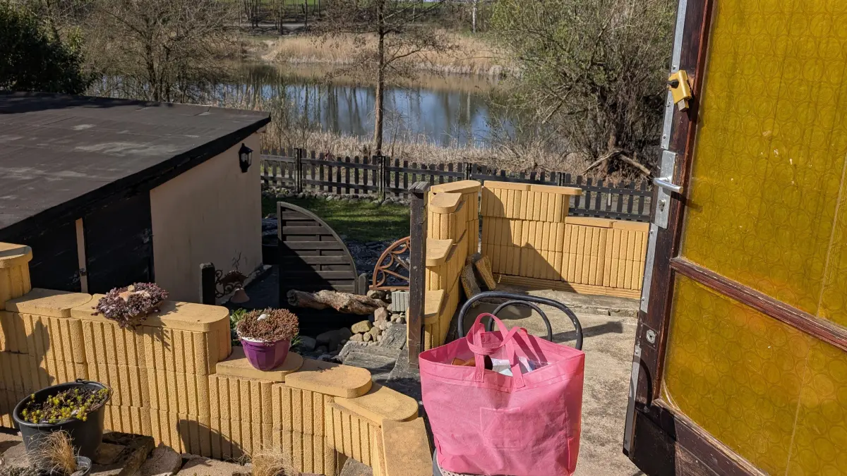 Blick auf den Retsee in Hönow von einem Wochenendgrundstück aus.