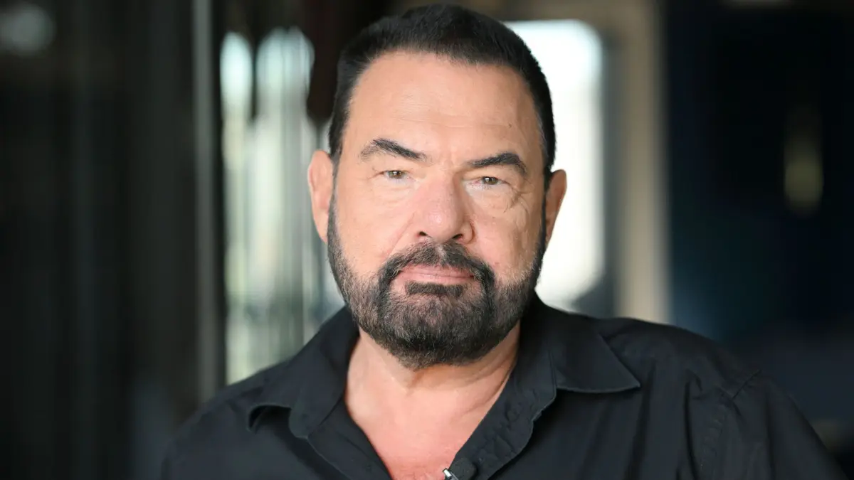 ARCHIV - 27.08.2024, Berlin: Der Sänger Marian Gold von Alphaville bei einem Interview mit der dpa. (zu dpa: «Alphaville wehrt sich gegen Songnutzung durch Trump») Foto: Jens Kalaene/dpa +++ dpa-Bildfunk +++