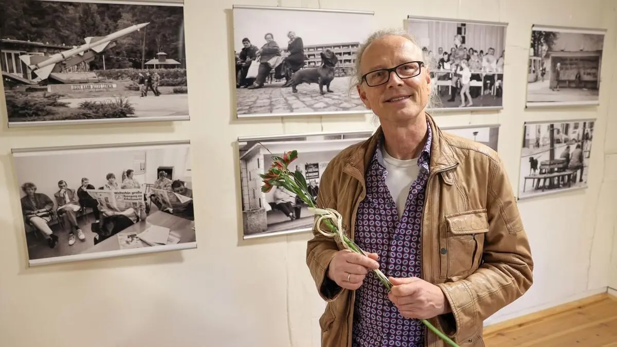 Der Pressefotograf Gerd Markert zeigte vor einem Jahr den ersten Teil seiner Ausstellung "Zeitenblende Bernau, die 90er". Jetzt folgt Teil 2.
