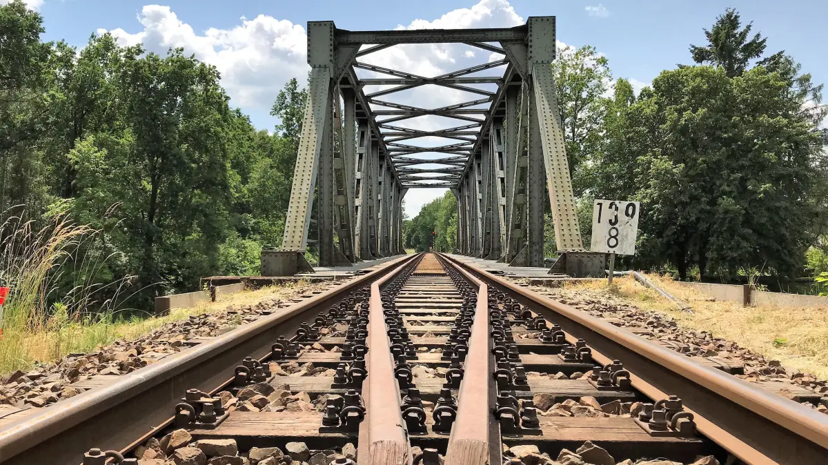 Bauarbeiten Bahn RB 36 2023: Müllrose. Bahn RB 36 Bauarbeiten.Brücke Bahn Oder-Spree-Kanal. 13.06.2023. Foto: Frank Groneberg
Einverständnis für Veröffentlichung wurde mündlich erteilt.
