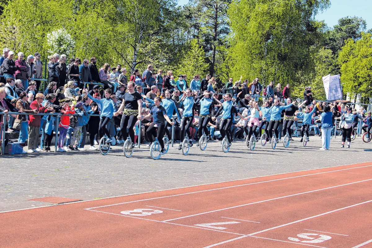 Was passt zum kulturellen Rahmenprogramm des Sattelfestes besser als ein Auftritt der Einradtruppe aus Fredersdorf-Vogelsdorf? ⇥Foto: Archiv