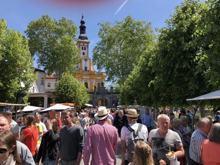Markt für Handwerk und Kultur mit buntem Programm
