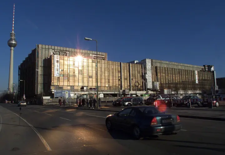 DDR-Architekt lüftet Geheimnisse um Spiegelfassade