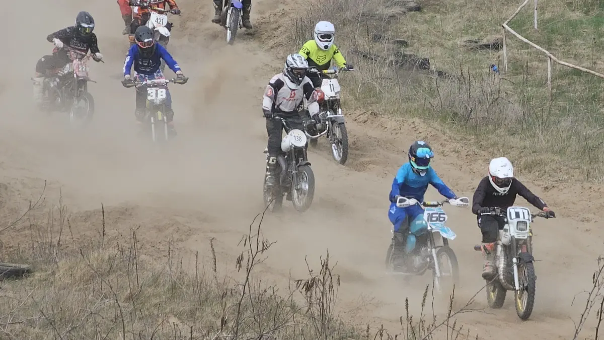 Dröhnende Motoren: Bei den SimsonCross-Meisterschaften wurde am Samstag in den Klassen von 50 bis über 80 ccm um Plätze und Pokale gekämpft.