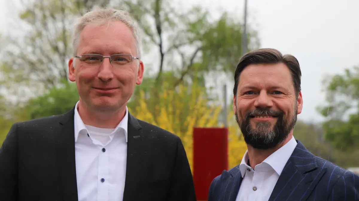 Mathias Papendieck (l.) und Matthias Rudolph treten am Sonntag (26. April) zur zweiten Runde bei der Bürgermeisterwahl in Fürstenwalde an.